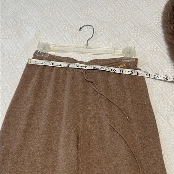 St. John cashmere Tan Wide Leg Women's Pants - Picture 4 of 16